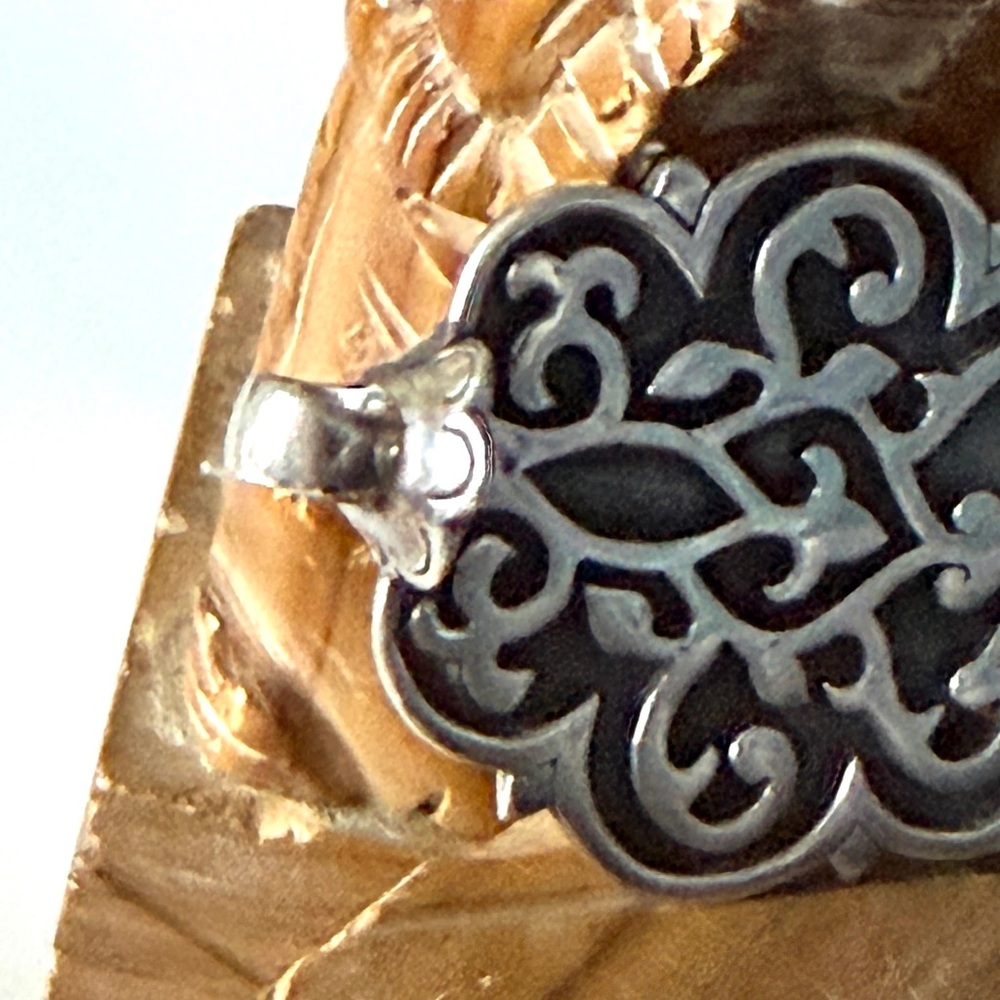 Vintage Tibetan Artisan Silver Amulet of Love on 16" 925 Snake Chain. - Picture 8 of 11